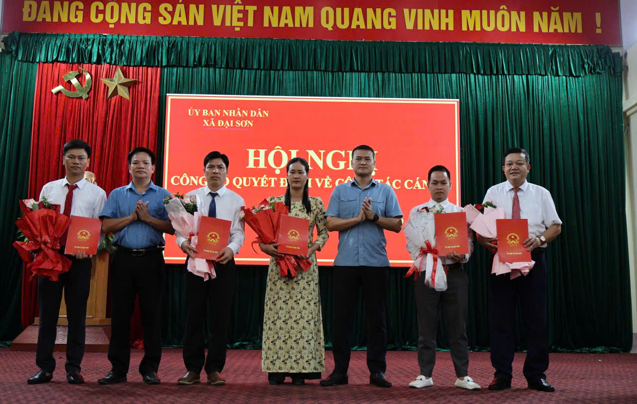 Đại Sơn công bố các quyết định về công tác cán bộ 1/6/2026