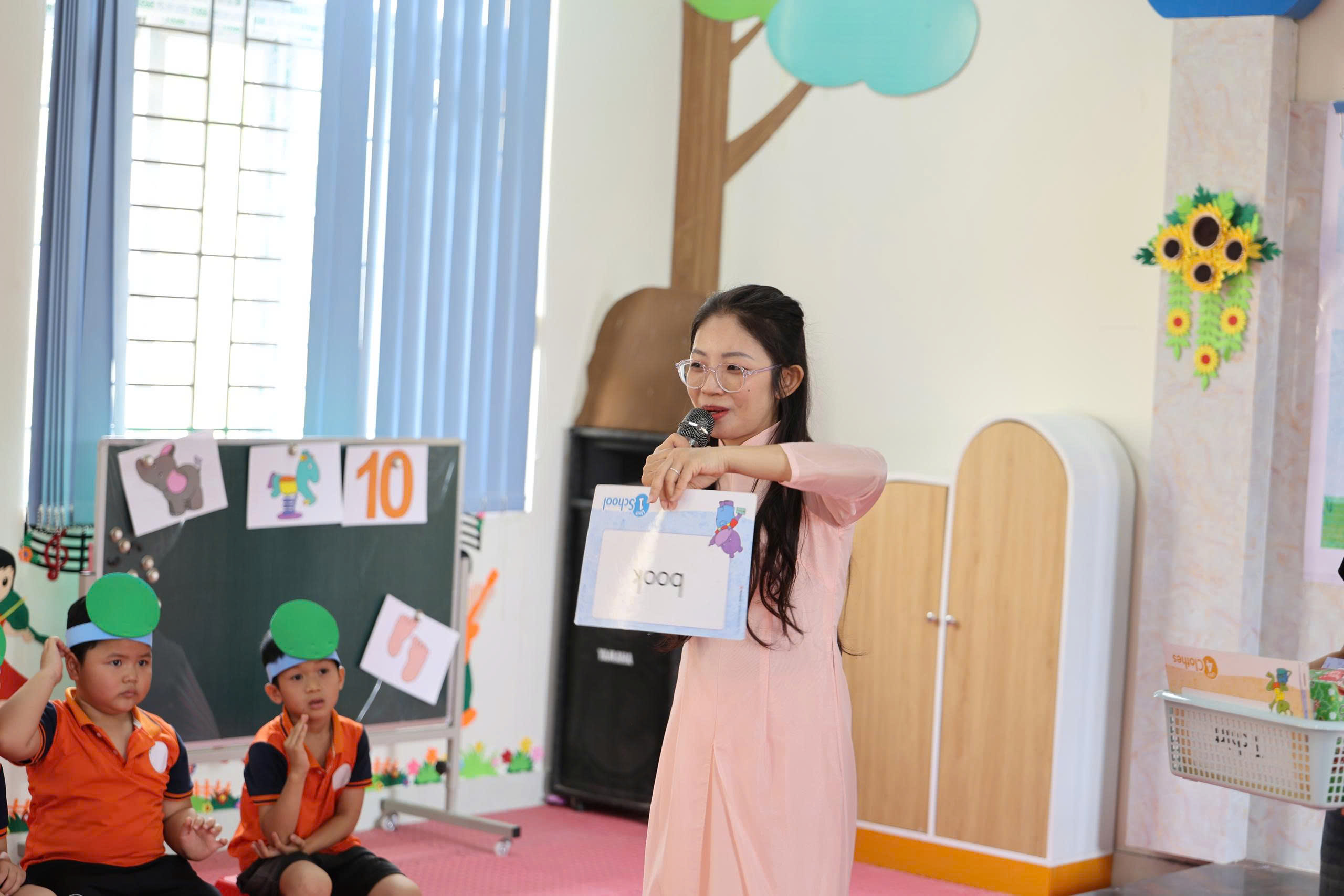 Sôi nổi Ngày hội Tiếng Anh tại Trường Mầm non Giáo Liêm